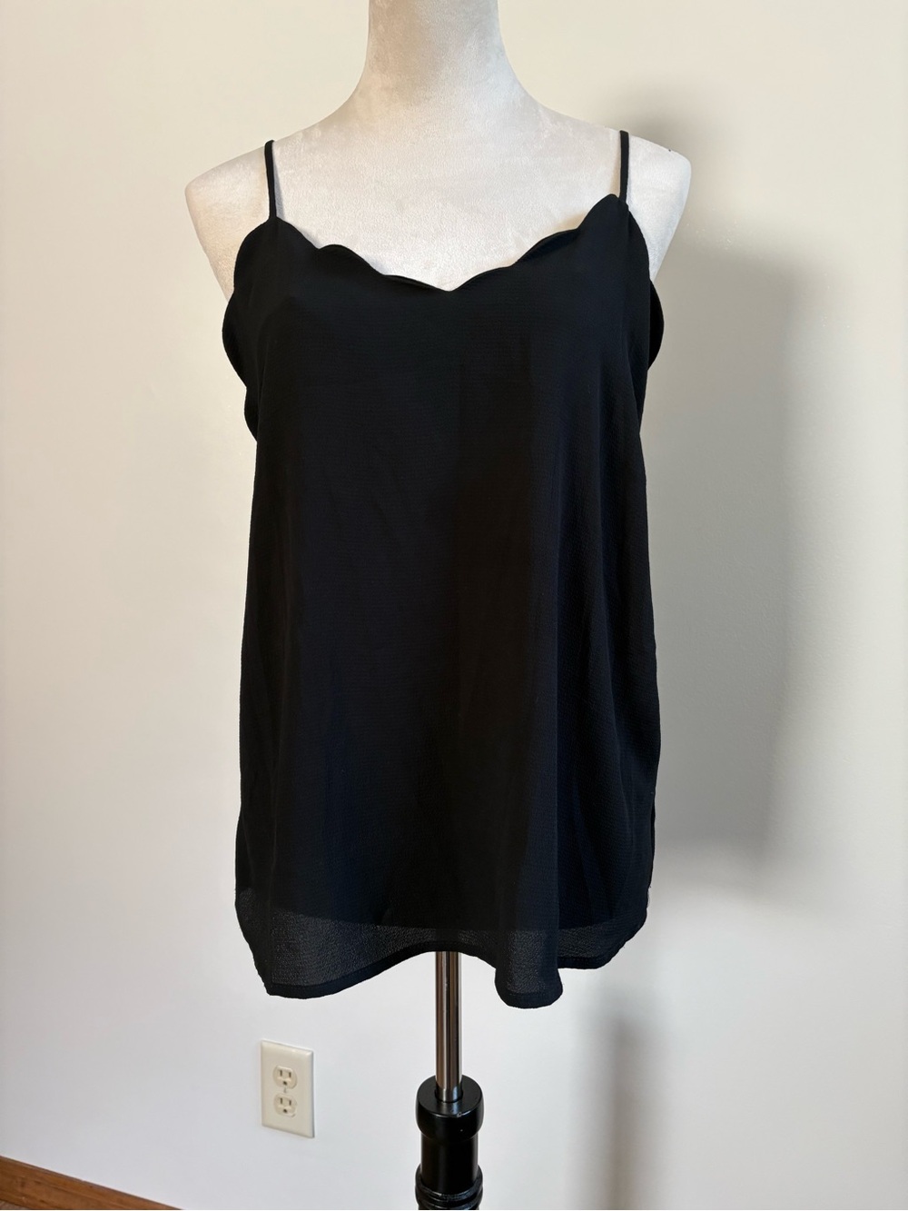 Monteau Black Scalloped Neck Spaghetti Strap Camisole Top Size Large